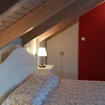 Lodge Margarita's Attic-the Loft